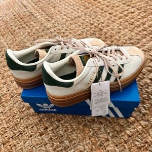 NEW Adidas Gazelle bold size 6.5